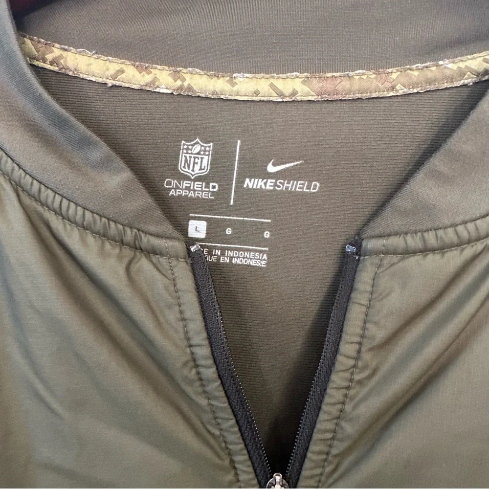 Mens Nike shield on‎ field Carolina Panthers Hybrid salute 1/4 zip pullover LG